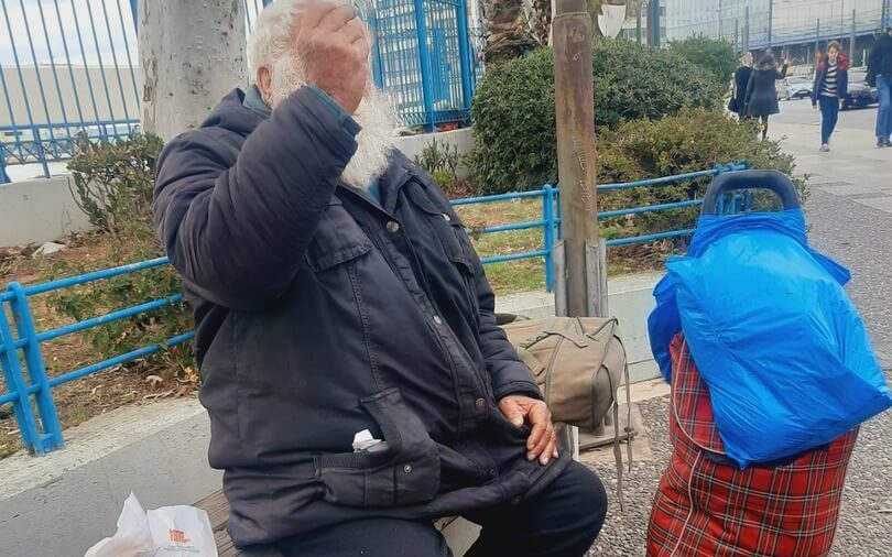 &Omicron; &kappa;ύ&rho;&iota;&omicron;&sigmaf; &Delta;&eta;&mu;ή&tau;&rho;&eta;&sigmaf;. &Mu;&epsilon; &kappa;&alpha;&rho;&kappa;ί&nu;&omicron; &tau;&omicron;&upsilon; &pi;&rho;&omicron;&sigma;&tau;ά&tau;&eta; &kappa;&alpha;&iota; &pi;&rho;ό&beta;&lambda;&eta;&mu;&alpha; &sigma;&tau;&omicron;&upsilon;&sigmaf; &pi;&nu;&epsilon;ύ&mu;&omicron;&nu;&epsilon;&sigmaf;. &Gamma;&iota;&alpha; &mu;&iota;&alpha; &alpha;&pi;ό&sigma;&tau;&alpha;&sigma;&eta; 30 &mu;έ&tau;&rho;&omega;&nu; &pi;&rho;έ&pi;&epsilon;&iota; &nu;&alpha; &kappa;ά&nu;&epsilon;&iota; &delta;ύ&omicron; &sigma;&tau;ά&sigma;&epsilon;&iota;&sigmaf;.