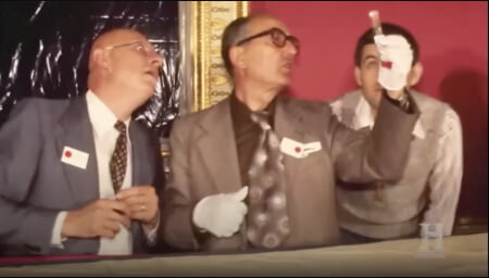 &Omicron; Max Fry &kappa;ά&nu;&epsilon;&iota; &sigma;&upsilon;&lambda;&lambda;&omicron;&gamma;ή &delta;&epsilon;&iota;&gamma;&mu;ά&tau;&omega;&nu; &kappa;ό&kappa;&kappa;&omicron;&upsilon;&sigmaf; &gamma;ύ&rho;&eta;&sigmaf; &alpha;&pi;ό &tau;&eta;&nu; &Iota;&epsilon;&rho;ά &Sigma;&iota;&nu;&delta;ό&nu;&eta;