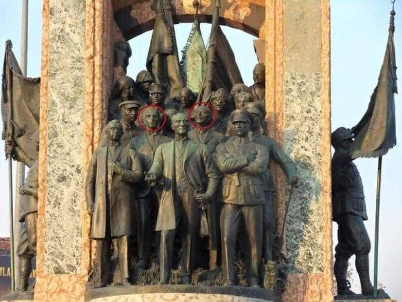 &Omicron;&iota; &pi;&rho;&omicron;&tau;&omicron;&mu;έ&sigmaf; &tau;&omicron;&upsilon; &Rho;ώ&sigma;&omicron;&upsilon; &pi;&rho;έ&sigma;&beta;&eta; &Alpha;&rho;ά&lambda;&omicron;&beta; &mu;&alpha;&zeta;ί &mu;&epsilon; &alpha;&upsilon;&tau;ή &tau;&omicron;&upsilon; &sigma;&omicron;&beta;&iota;&epsilon;&tau;&iota;&kappa;&omicron;ύ &delta;&iota;&pi;&lambda;&omega;&mu;ά&tau;&eta; &Phi;&rho;&omicron;ύ&nu;&zeta;&epsilon; &kappa;&alpha;&iota; &tau;&omicron;&upsilon; &sigma;&tau;&rho;&alpha;&tau;&iota;&omega;&tau;&iota;&kappa;&omicron;ύ &kappa;&alpha;&iota; &pi;&omicron;&lambda;&iota;&tau;&iota;&kappa;&omicron;ύ &Beta;&omicron;&rho;&omicron;&sigma;ί&lambda;&omicron;&phi;, &delta;ί&pi;&lambda;&alpha; &sigma;&tau;&omicron; ά&gamma;&alpha;&lambda;&mu;&alpha; &tau;&omicron;&upsilon; &Kappa;&epsilon;&mu;ά&lambda;