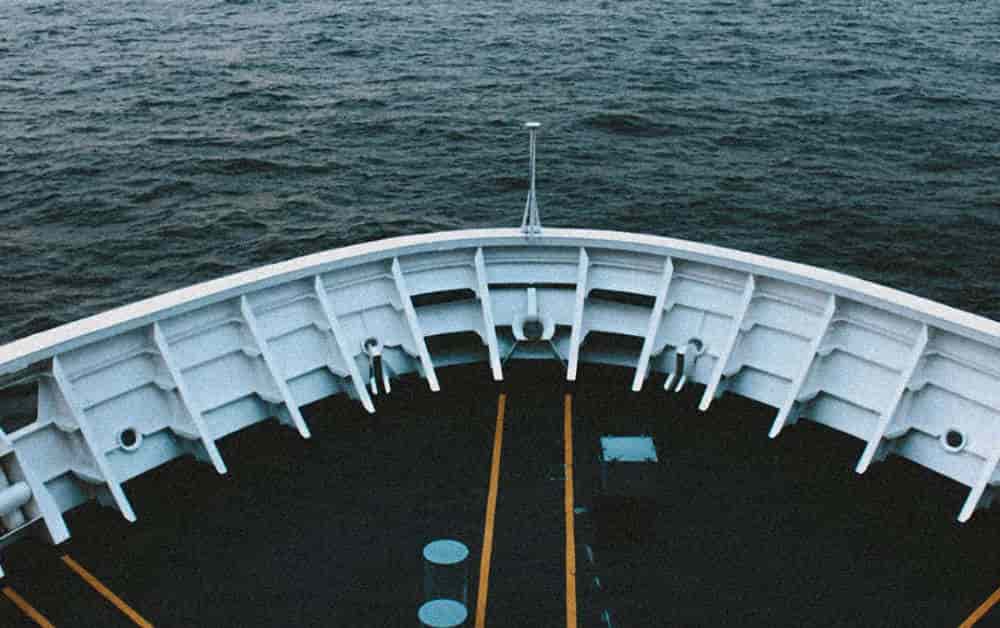 Οι Άνθρωποι Δεν Κοιτούν Την Θάλασσα - Μιχάλης Δέλτα